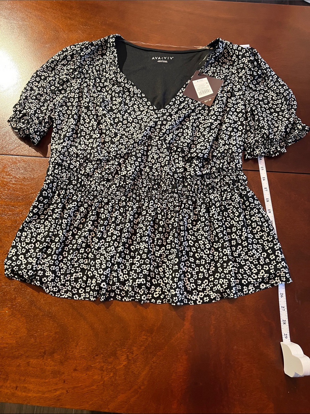 NWT Ava & Viv Black White Floral V-Neck Peplum Blouse